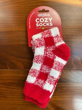 New airplus Cozy Aloe Infused Socks - Red & White Checkered Women Size 5-10